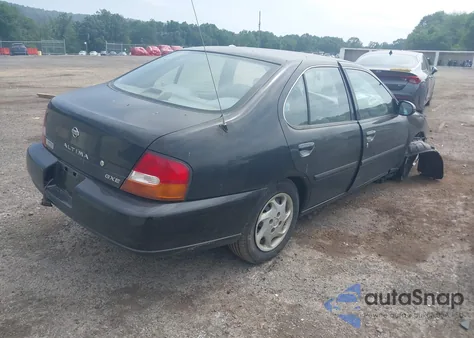 1998 Nissan Altima Gle/Gxe/Se/Xe z USA, uszkodzony, nr VIN 1N4DL01D8WC160134